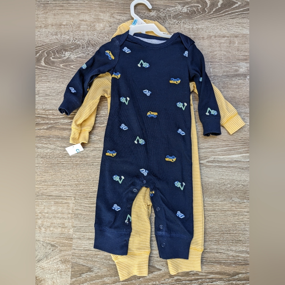 NWT Carter's 3 Piece Set, 2 Outfits and 1 Hat Size 6 Months - Picture 8 of 9